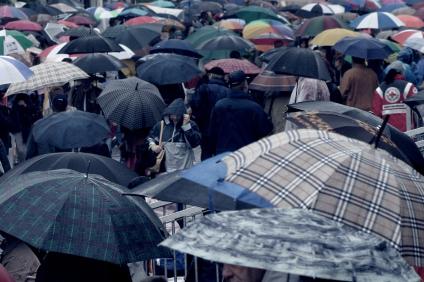 Schmuckbild Regen Regenschirme